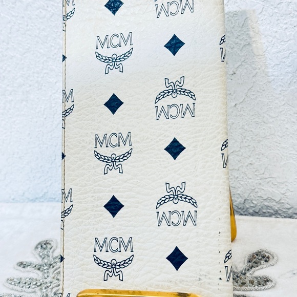 MCM white and Navy Wallet - Picture 2 of 12
